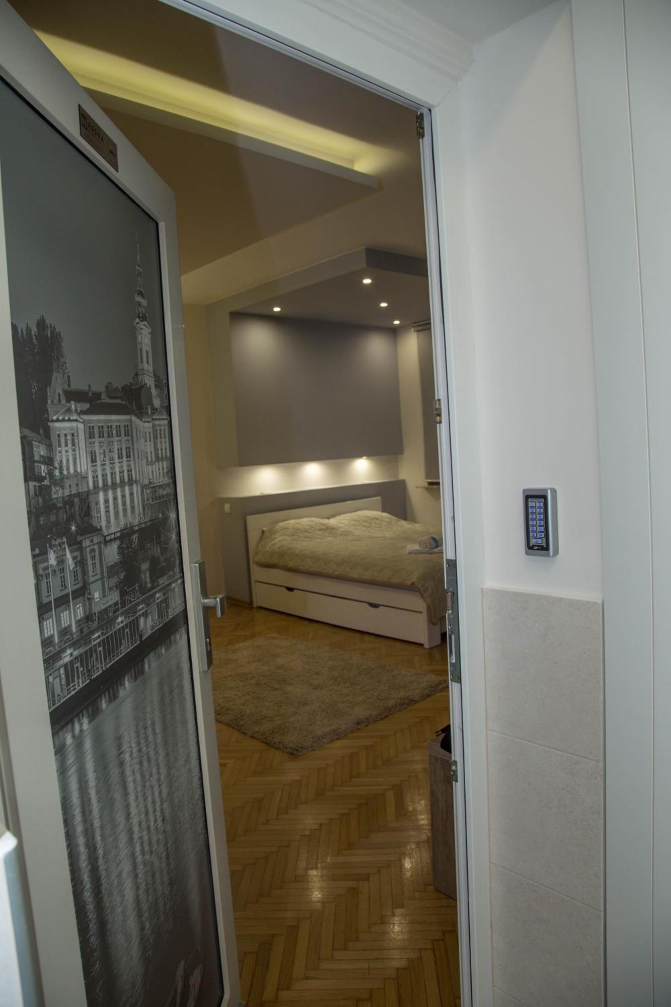Apartments Parlament Belgrad Zimmer foto